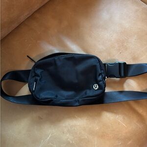 Lululemon Everywhere Belt Bag